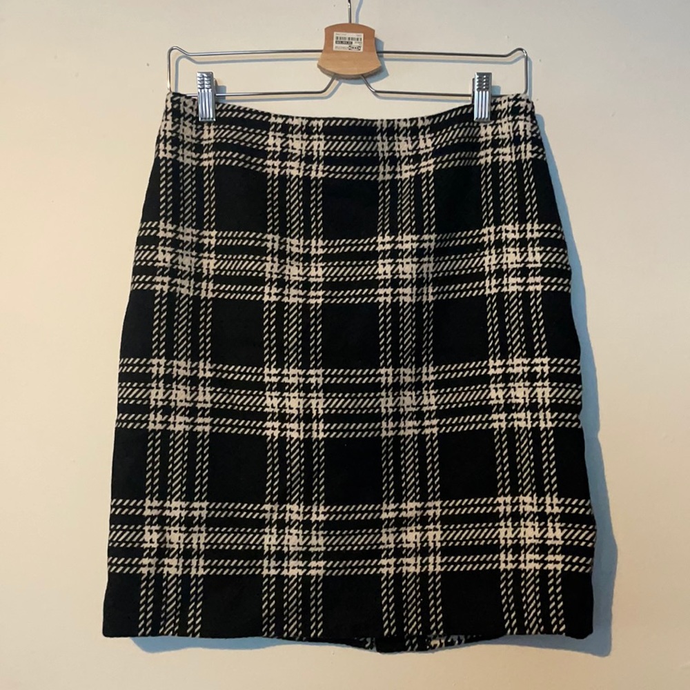 DONATING THIS WEEKEND OPEN TO OFFERS Talbots plaid skirt